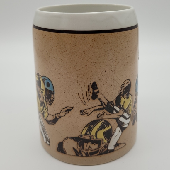 GIFTCRAFT | football themed stoneware mug - Picture 3 of 8